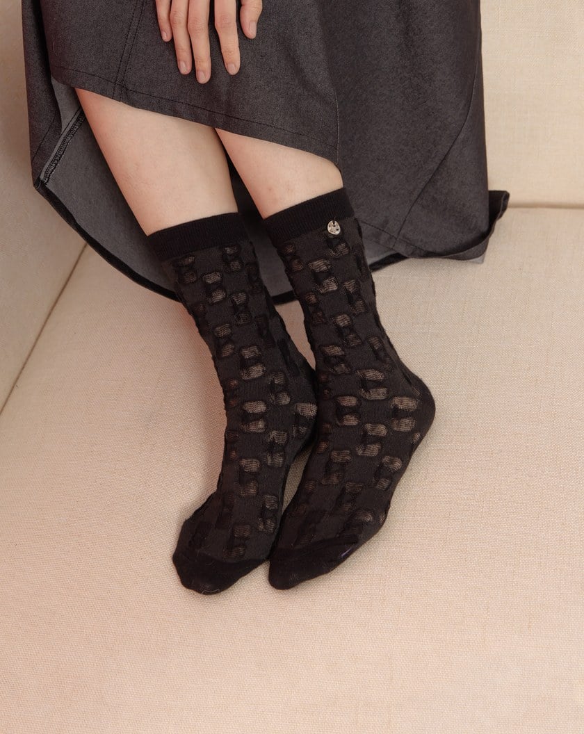 透膚鏤空緹花長襪(兩色)