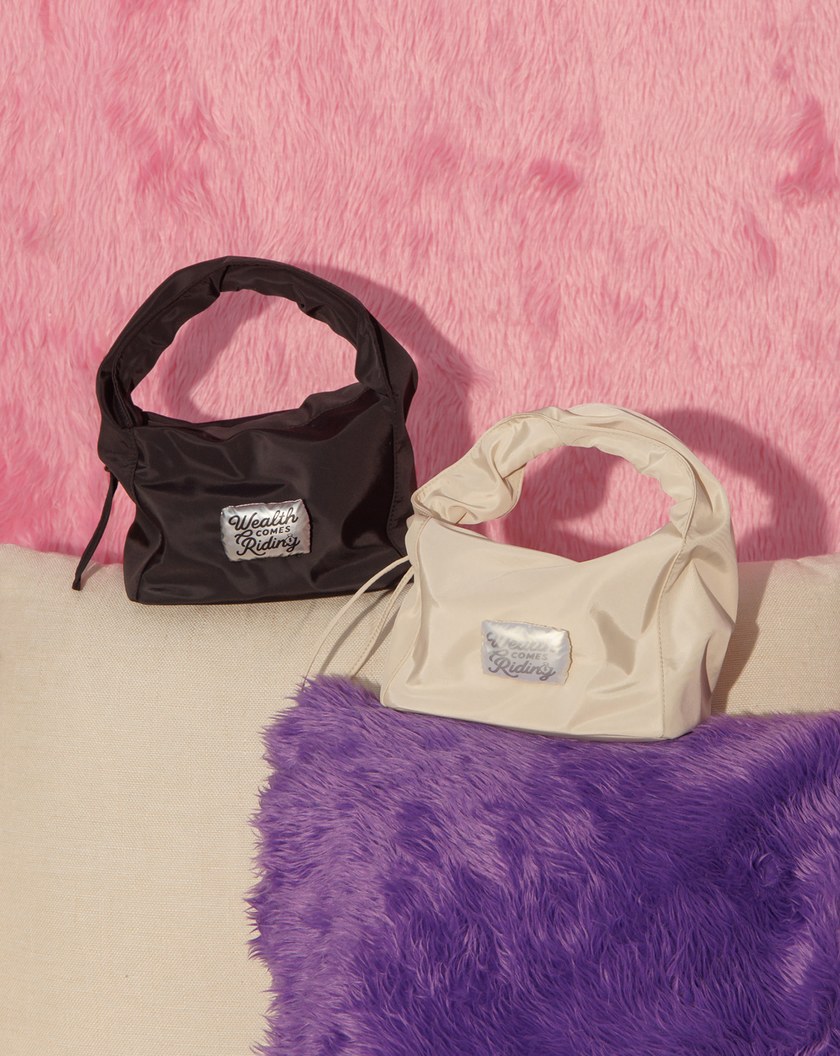 (預購)【新年限定】荷包滿滿抽繩手提包(兩色)