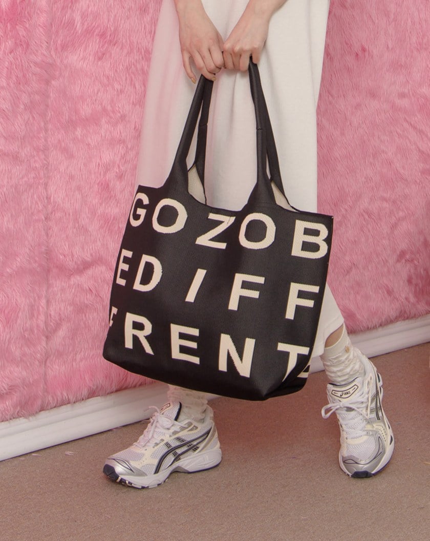 英文字母織紋托特包(兩色)