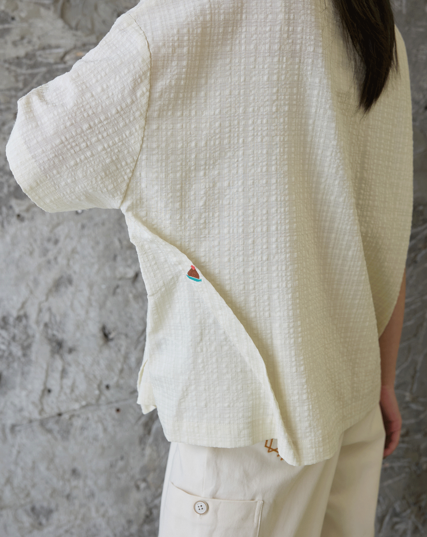 小蛋糕抓褶格紋抗皺短袖襯衫(兩色)