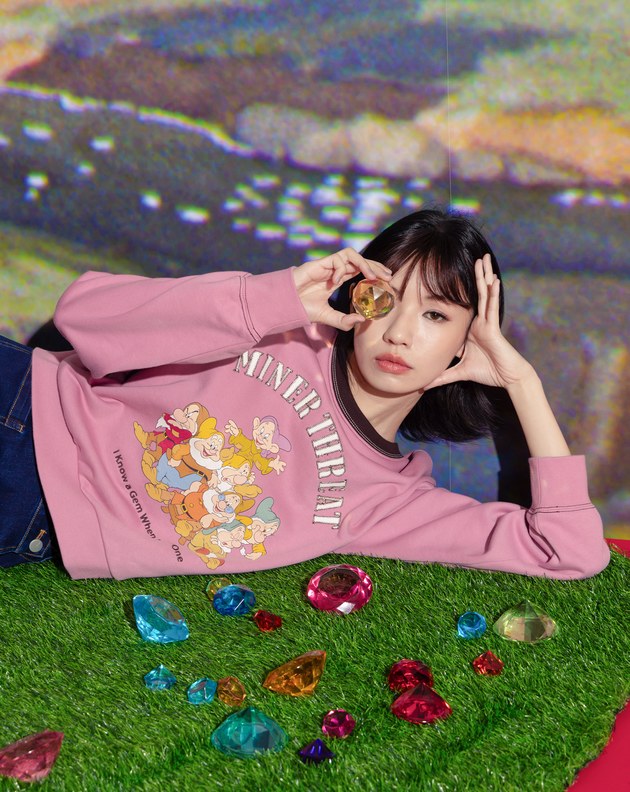 迪士尼系列 小矮人集合撞色領落肩大學T(兩色)