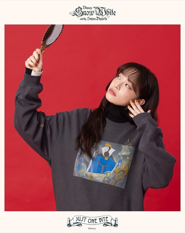 迪士尼系列 壞皇后暗黑魔法立體拋袖大學T