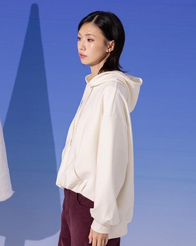 立體下擺彎刀袖造型帽T(三色)