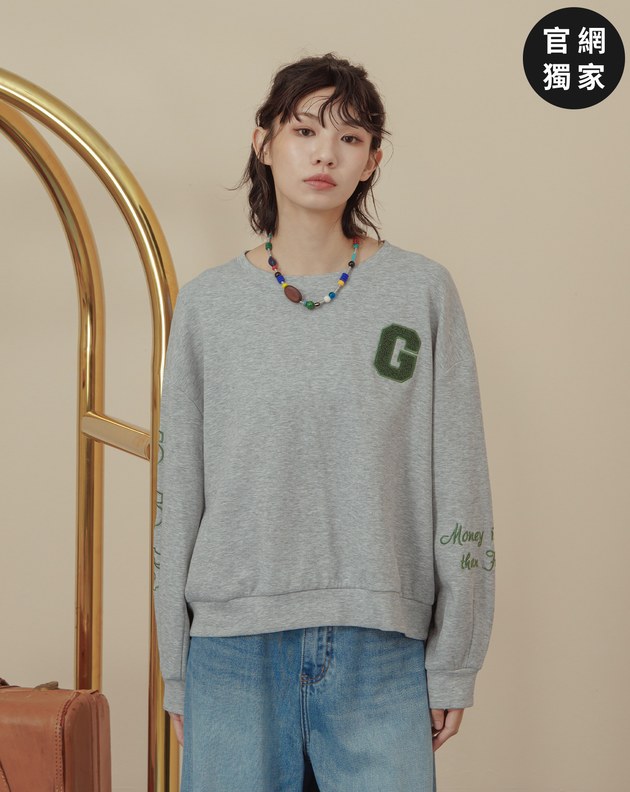 ➤G字立體繡花短版大學T(三色)