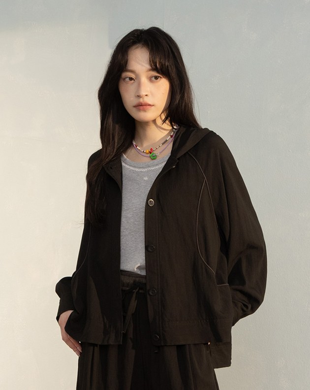 ➤涼感弧線造型口袋連帽外套(兩色)