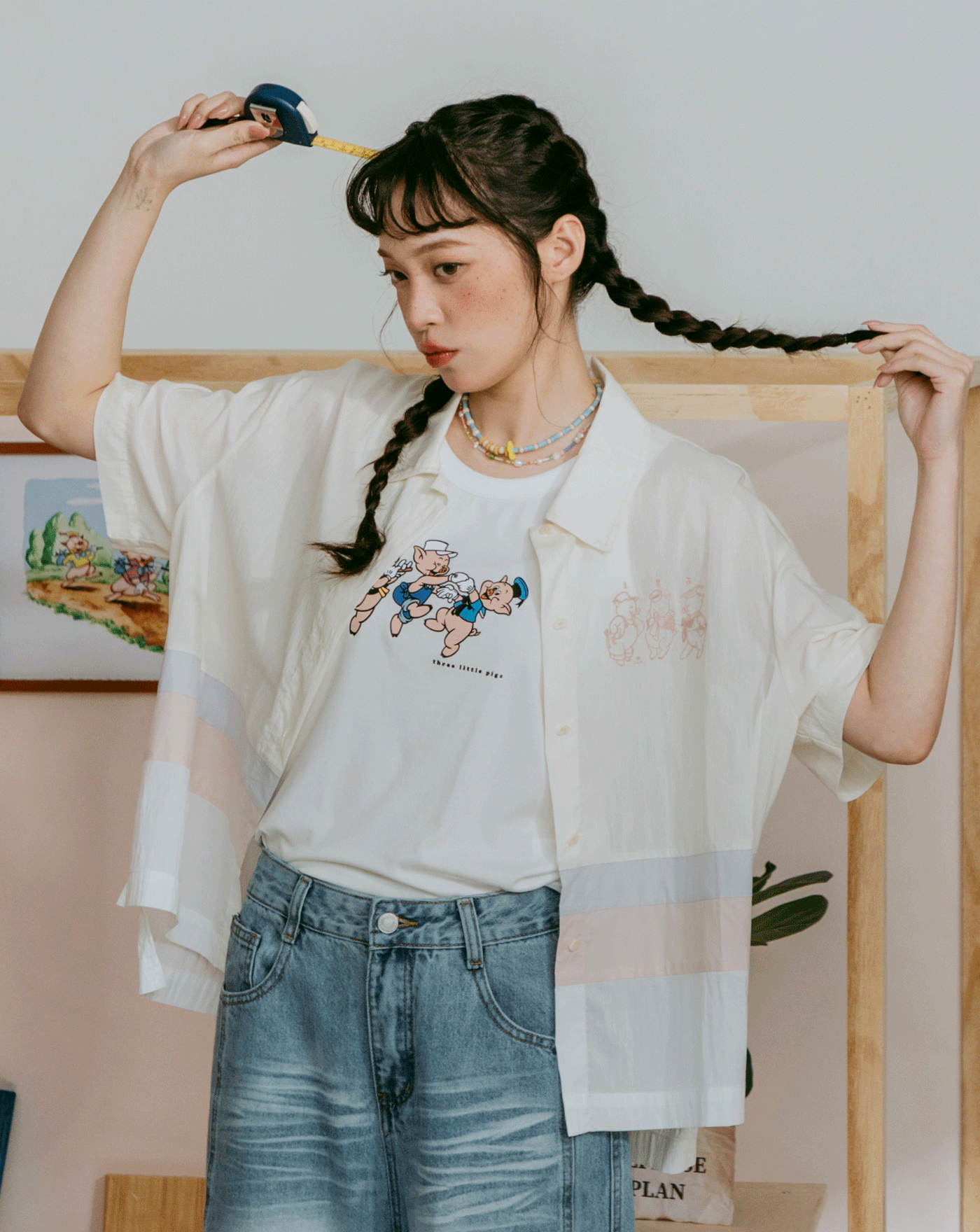 迪士尼系列 三隻小豬繡花拼色抗皺短袖襯衫(兩色)