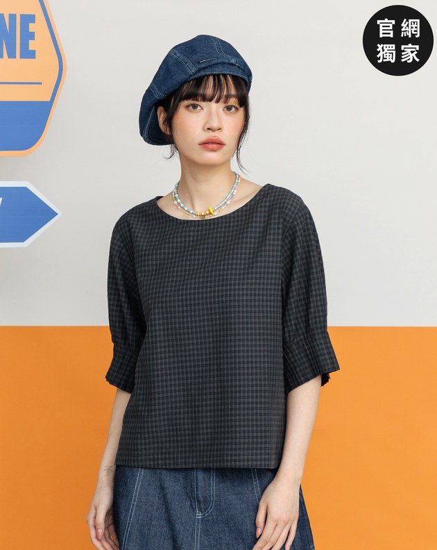 ➤格紋肌理抓褶微澎袖圓領上衣(二色)