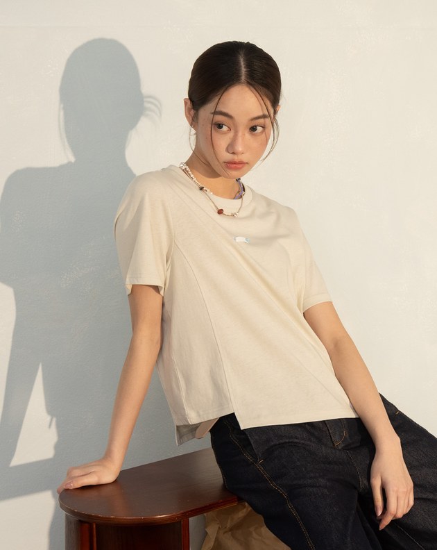 gozo皮標側邊顯瘦剪接T恤(兩色)