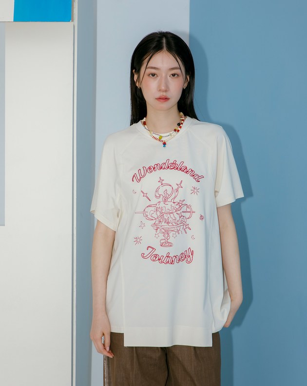蘋果繡花燭台刺繡下擺錯位涼感T恤(兩色)