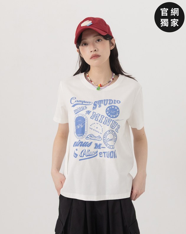 ➤學院風標章印花涼感T恤(三色)