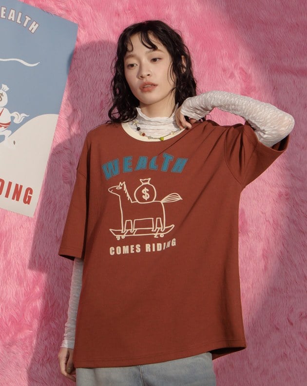 ➤【新年限定】滑板小馬帶你發財T恤(兩色)