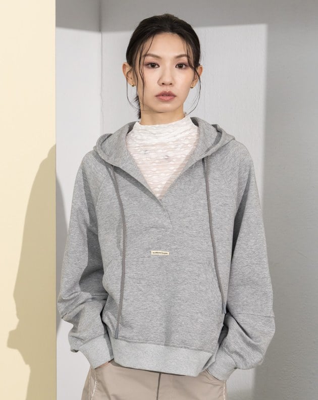 大V領開襟造型帽T(兩色)