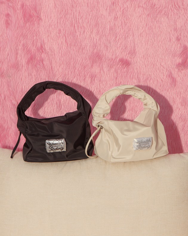 (預購)【新年限定】荷包滿滿抽繩手提包(兩色)