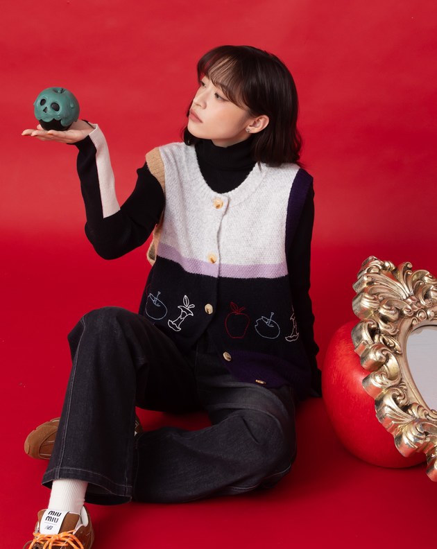 迪士尼系列 just one bite刺繡開襟背心(兩色)