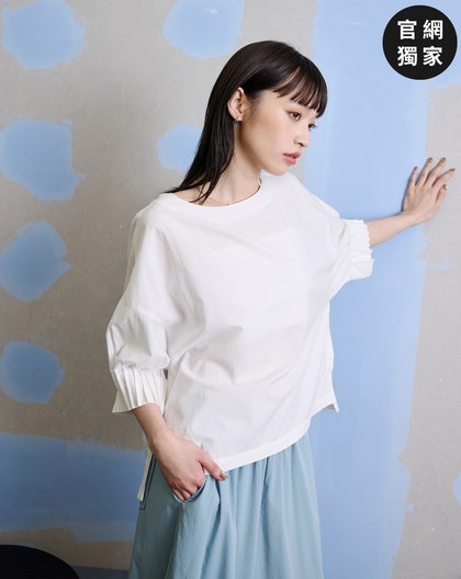 ➤壓褶袖顯瘦大圓領上衣(兩色)