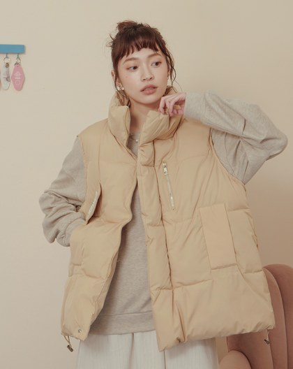 ➤防潑水可調節抽繩立領鋪棉背心(兩色)