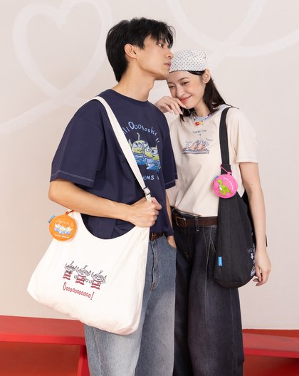 PIXAR系列 LOVE&PEACE一起美好Hobo包(兩色)