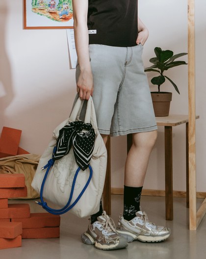 迪士尼系列 三隻小豬膠印澎澎手提袋(兩色)