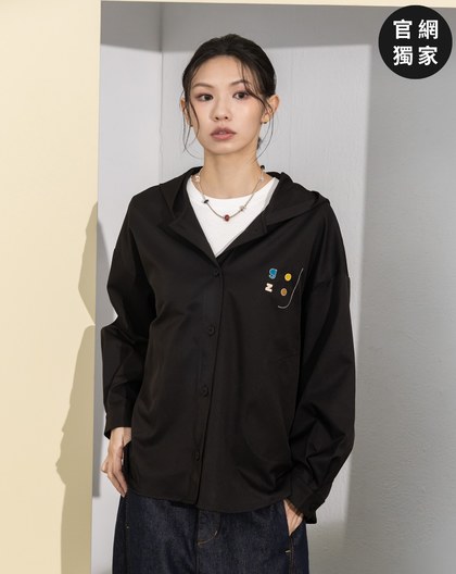 ➤gozo繡花抗皺開襟連帽襯衫(兩色)