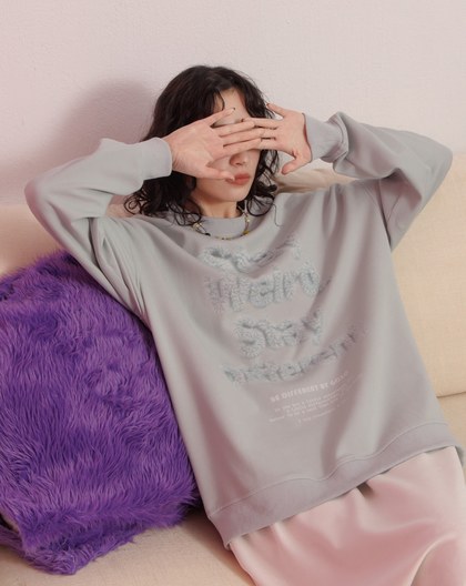 毛茸茸立體感印花寬鬆大學T(兩色)