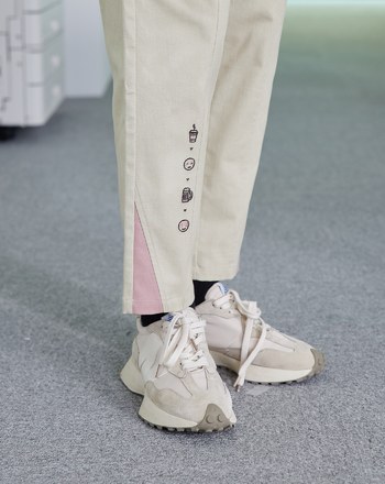 黑眼圈小繡花配色鬆緊男友褲(兩色)