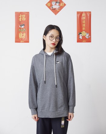 ➤一團肉厭世貓不對稱拼接開叉帽T