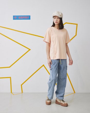 曲線鈕扣開襟浴室小鴨繡花T恤(兩色)