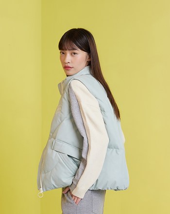 ➤刺繡配色壓紋立領羽絨背心(三色)