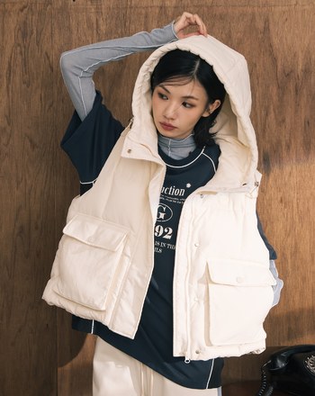 ➤大口袋立體廓型連帽羽絨背心(兩色)