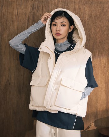➤大口袋立體廓型連帽羽絨背心(兩色)