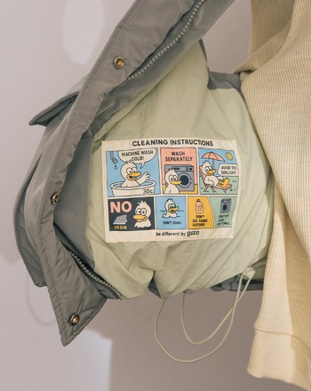 ➤霧綠大口袋立體廓型連帽羽絨背心