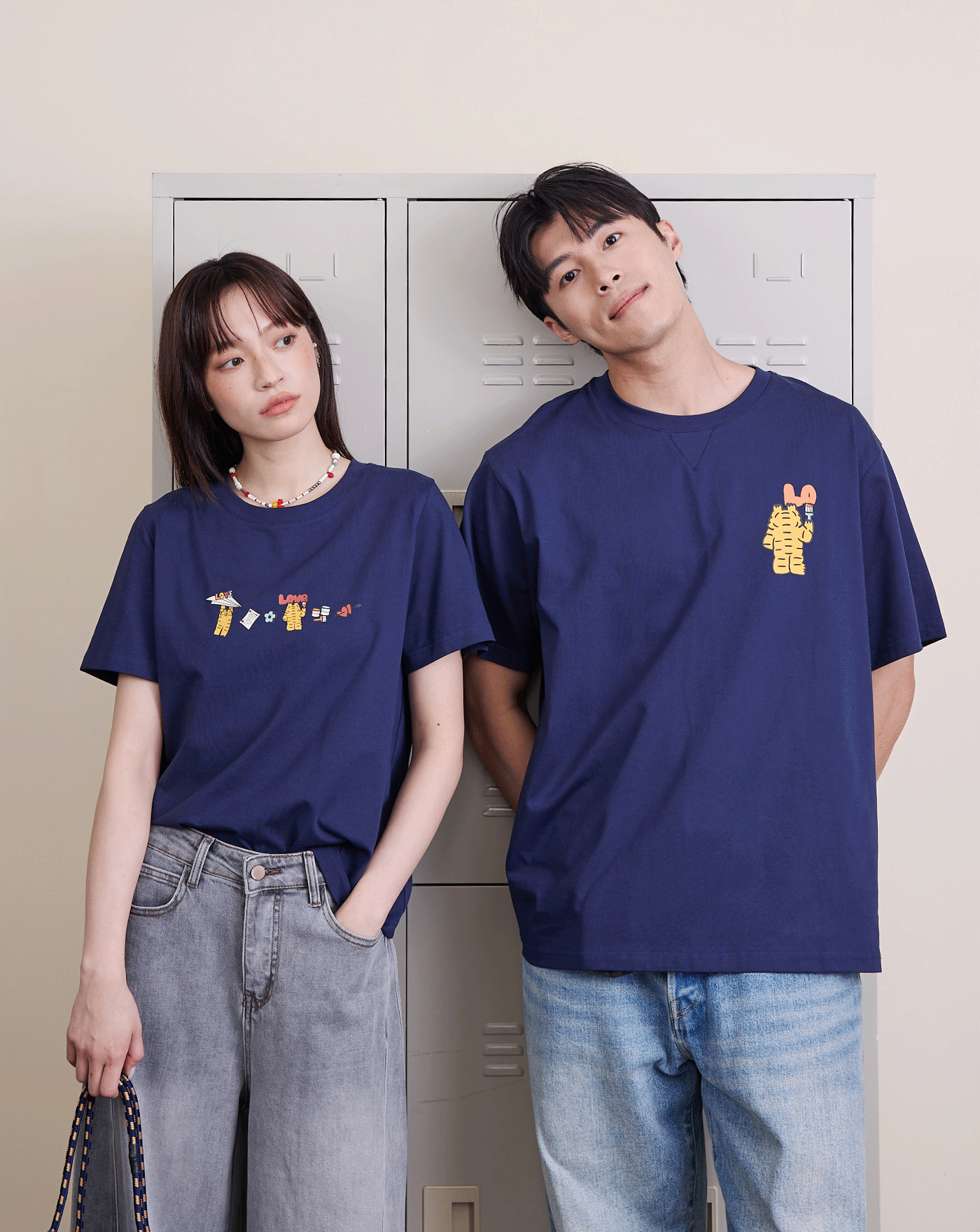 ➤gozox小虎❤️L-O-V-E塗鴉告白戀語T恤(兩色)