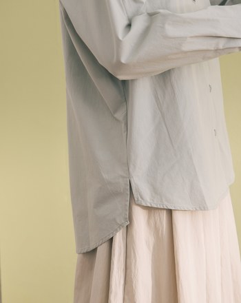 ➤初老運動小人繡花連袖襯衫(兩色)