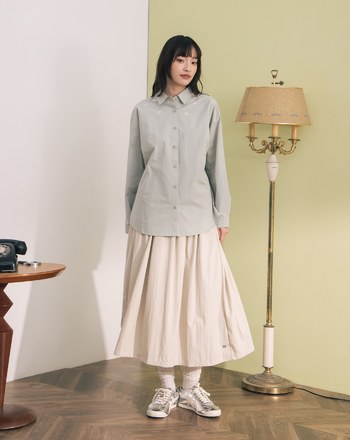 ➤初老運動小人繡花連袖襯衫(兩色)