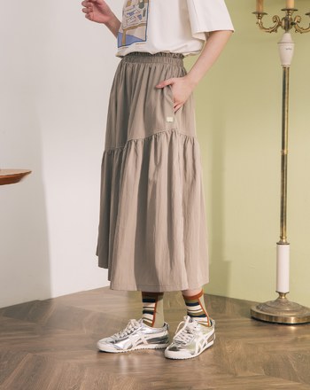 ➤斜邊造型抓褶蛋糕裙(兩色)