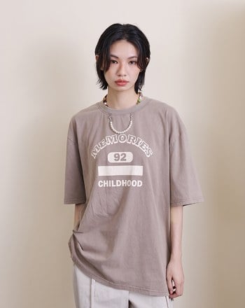仿舊水洗紋理裝飾珍珠頸鏈T恤(兩色)