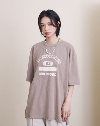 仿舊水洗紋理裝飾珍珠頸鏈T恤(兩色)