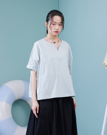 ➤造型小V領寬鬆連袖上衣(兩色)