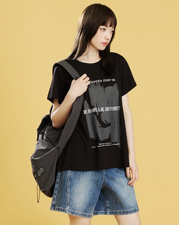 筆刷感泳池開衩涼感T恤(兩色)