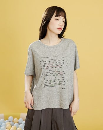 ➤圈字遊戲印花落肩連袖上衣(兩色)