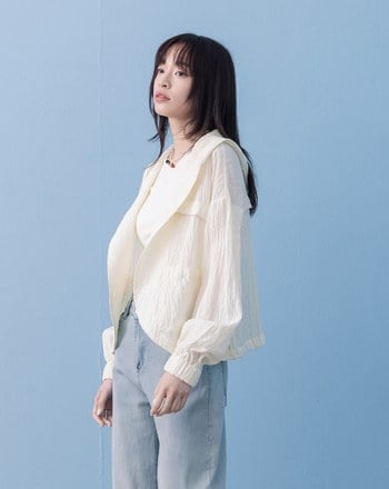 ➤弧型滾邊造型連帽薄外套(兩色)