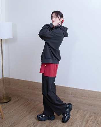 ➤自摸～麻將多口袋造型帽繩連帽外套(兩色)