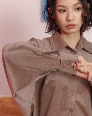 燈芯絨立體褶造型長袖襯衫