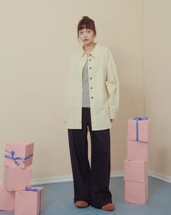 ➤撞色鈕釦造型口袋長版襯衫(兩色)