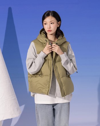 ➤品牌標語短版連帽羽絨背心(兩色)