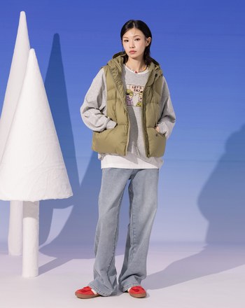 ➤品牌標語短版連帽羽絨背心(兩色)