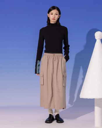 ➤腰圍可調節後開衩工裝風長裙(兩色)