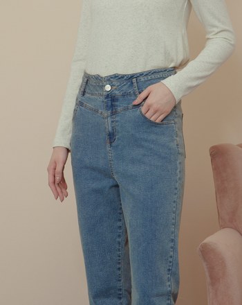 ➤設計腰頭彈性合身牛仔褲(兩色)