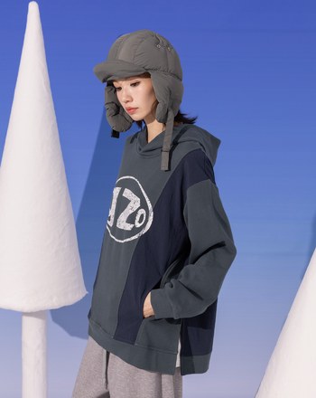 異材質拼接立體袖開衩帽T