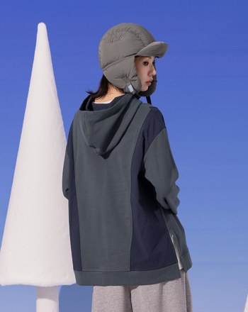 異材質拼接立體袖開衩帽T